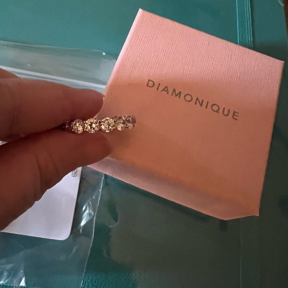 Dominique Yellow Eternity Band Ring new size 8 round stones - Picture 6 of 9